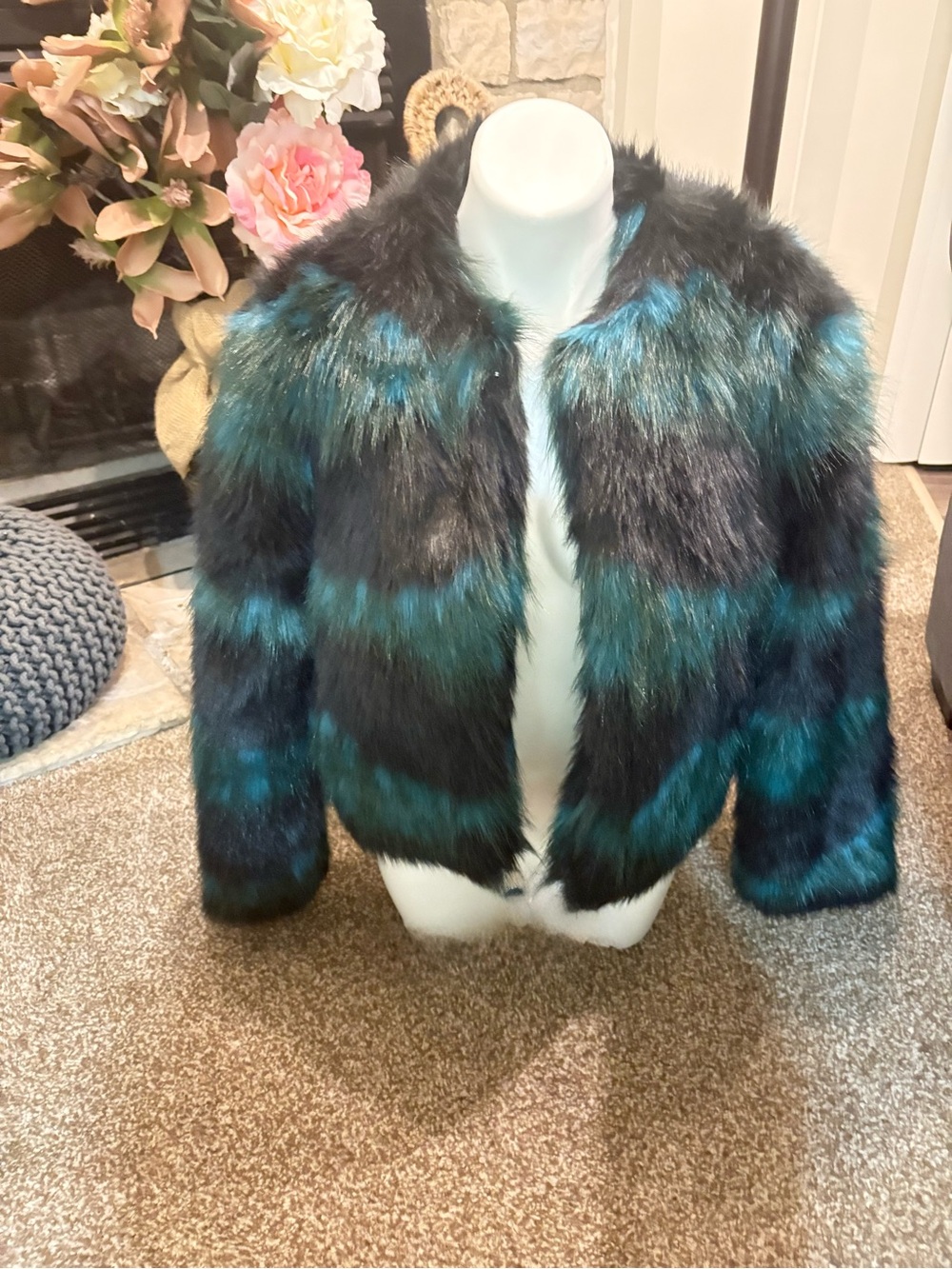 NWT Forever 21 Contemporary faux fur jacket